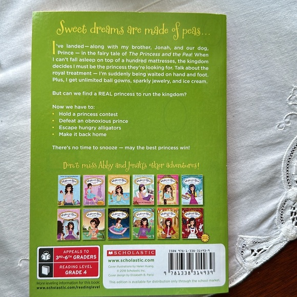 3 Piece Bundle of Girls Books Ever After High Dork Diaries - Picture 3 of 8